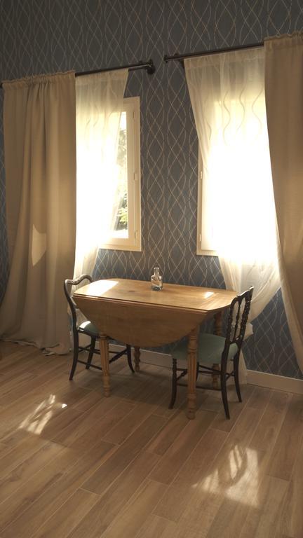 La Petite Girondine, La Suite... Pujols  Quarto foto